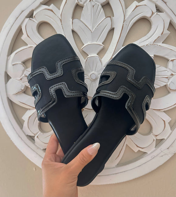 Lanay Sandal